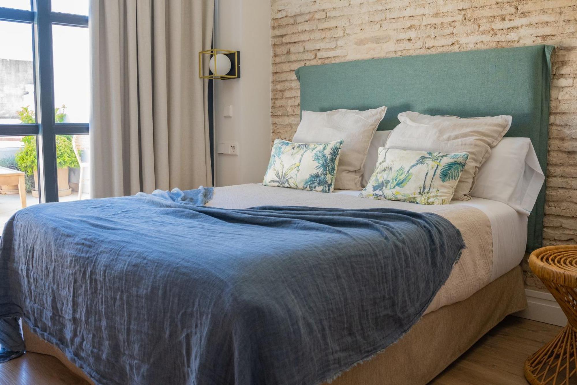The Honest Hotel & Apartments Sevilla Bagian luar foto