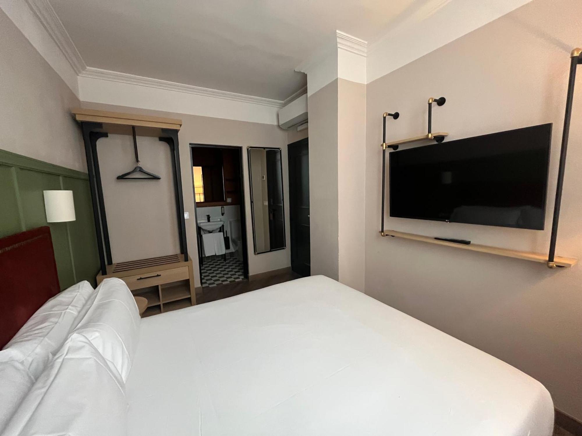 The Honest Hotel & Apartments Sevilla Bagian luar foto