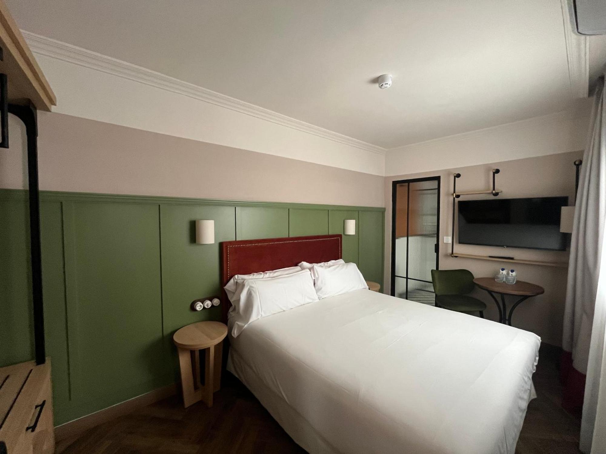 The Honest Hotel & Apartments Sevilla Bagian luar foto