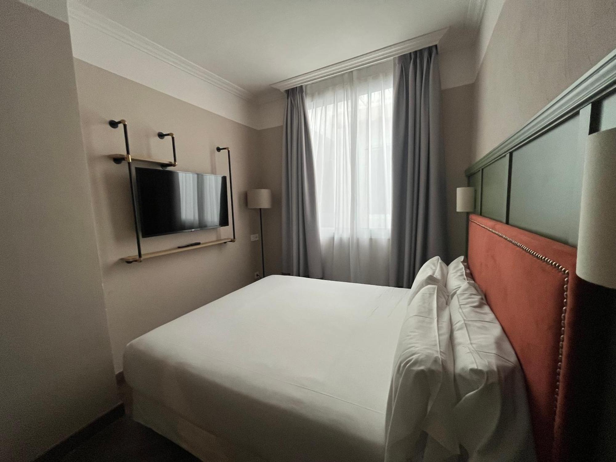 The Honest Hotel & Apartments Sevilla Bagian luar foto