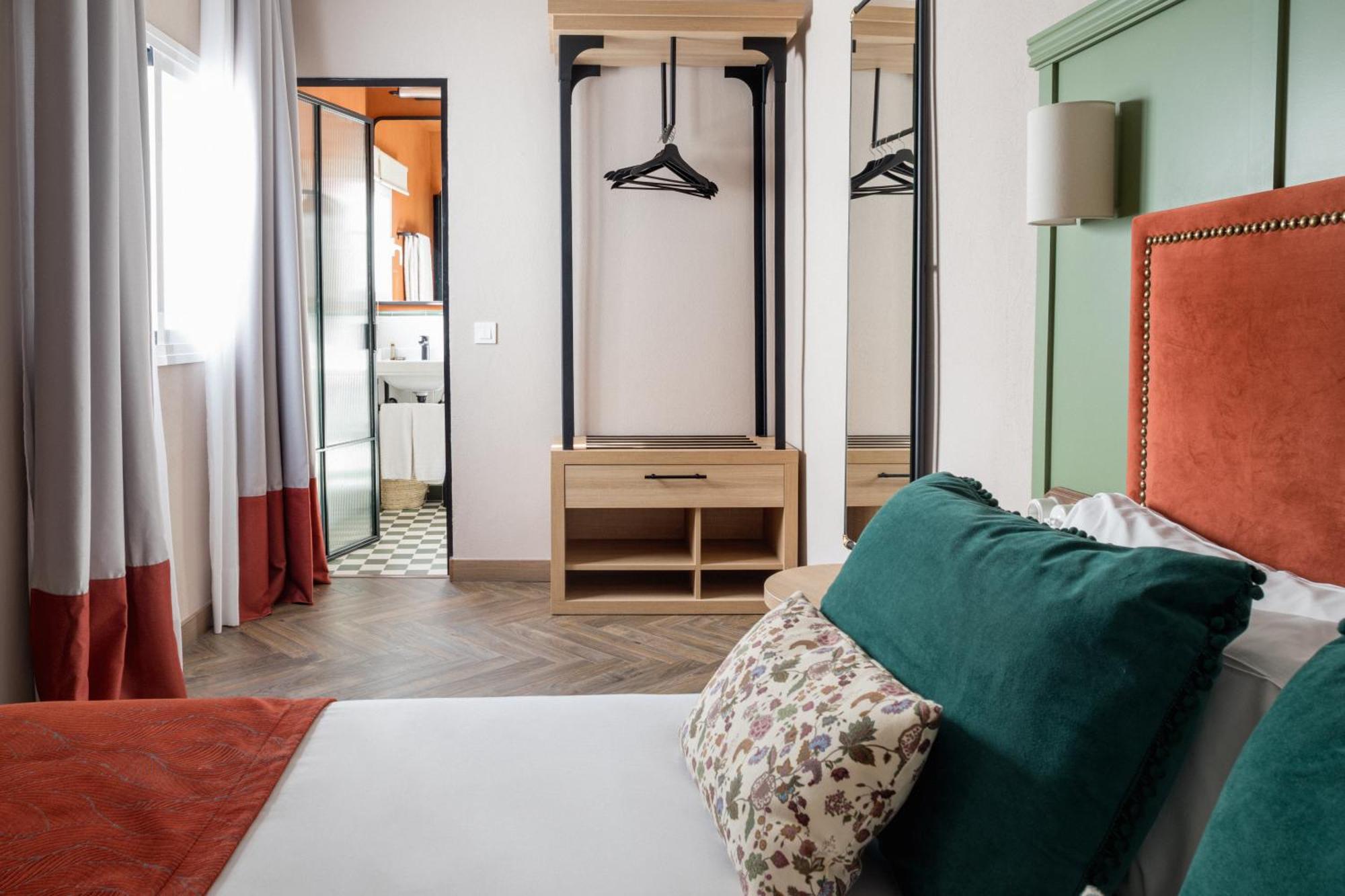 The Honest Hotel & Apartments Sevilla Bagian luar foto