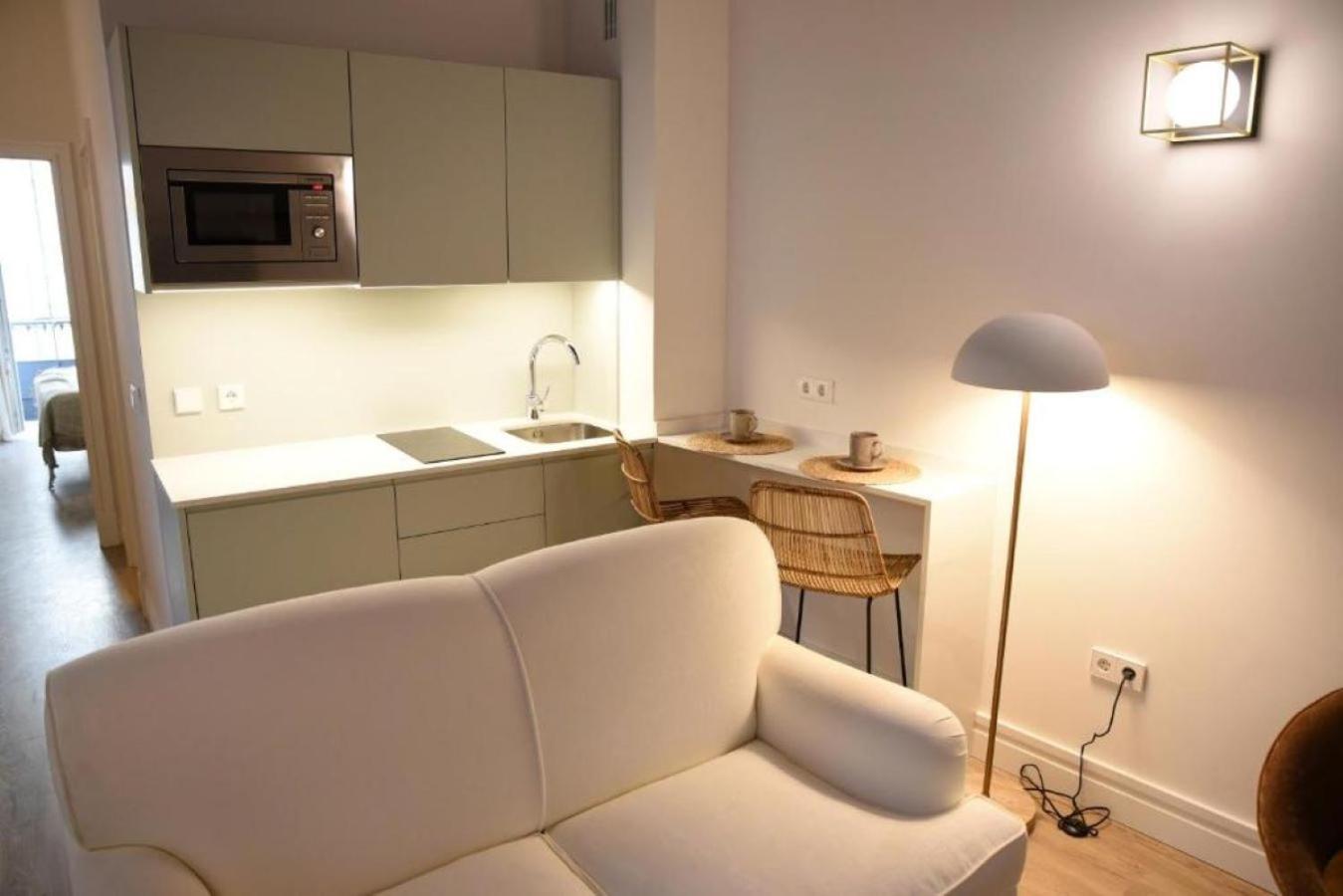 The Honest Hotel & Apartments Sevilla Bagian luar foto